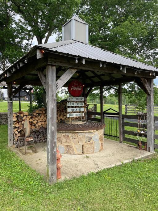 Bourbon Trail Cabin On The Farm Lawrenceburg Dış mekan fotoğraf