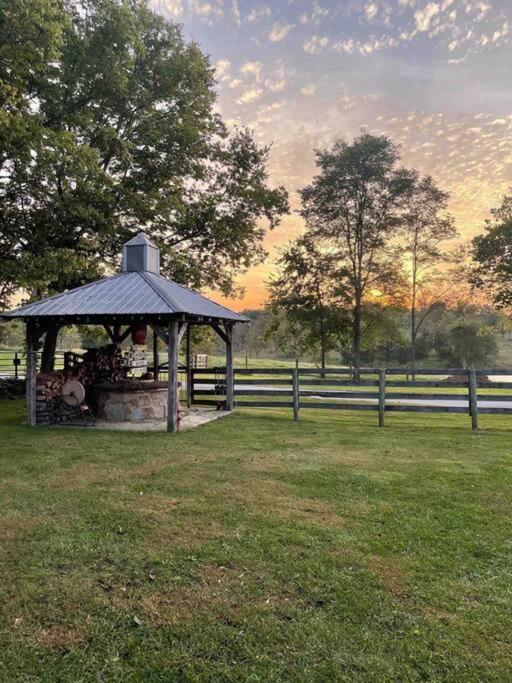 Bourbon Trail Cabin On The Farm Lawrenceburg Dış mekan fotoğraf