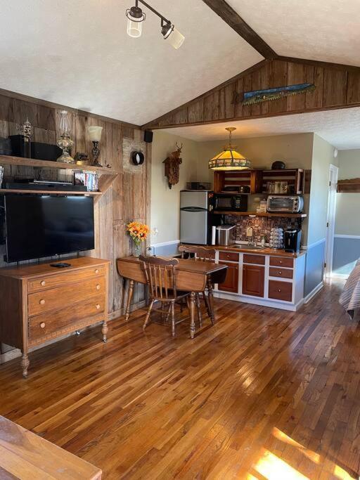 Bourbon Trail Cabin On The Farm Lawrenceburg Dış mekan fotoğraf