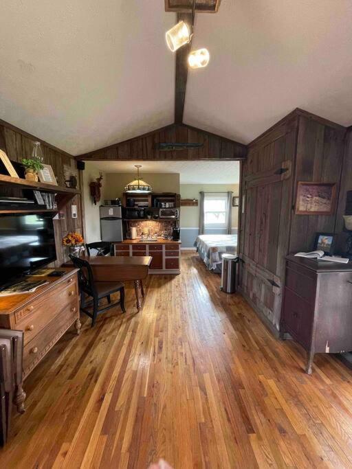 Bourbon Trail Cabin On The Farm Lawrenceburg Dış mekan fotoğraf